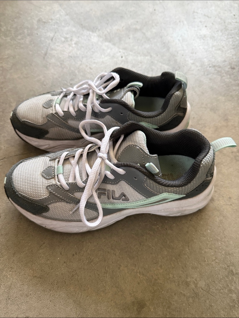 Fila Women's Gray and Mint Casual Running Shoes